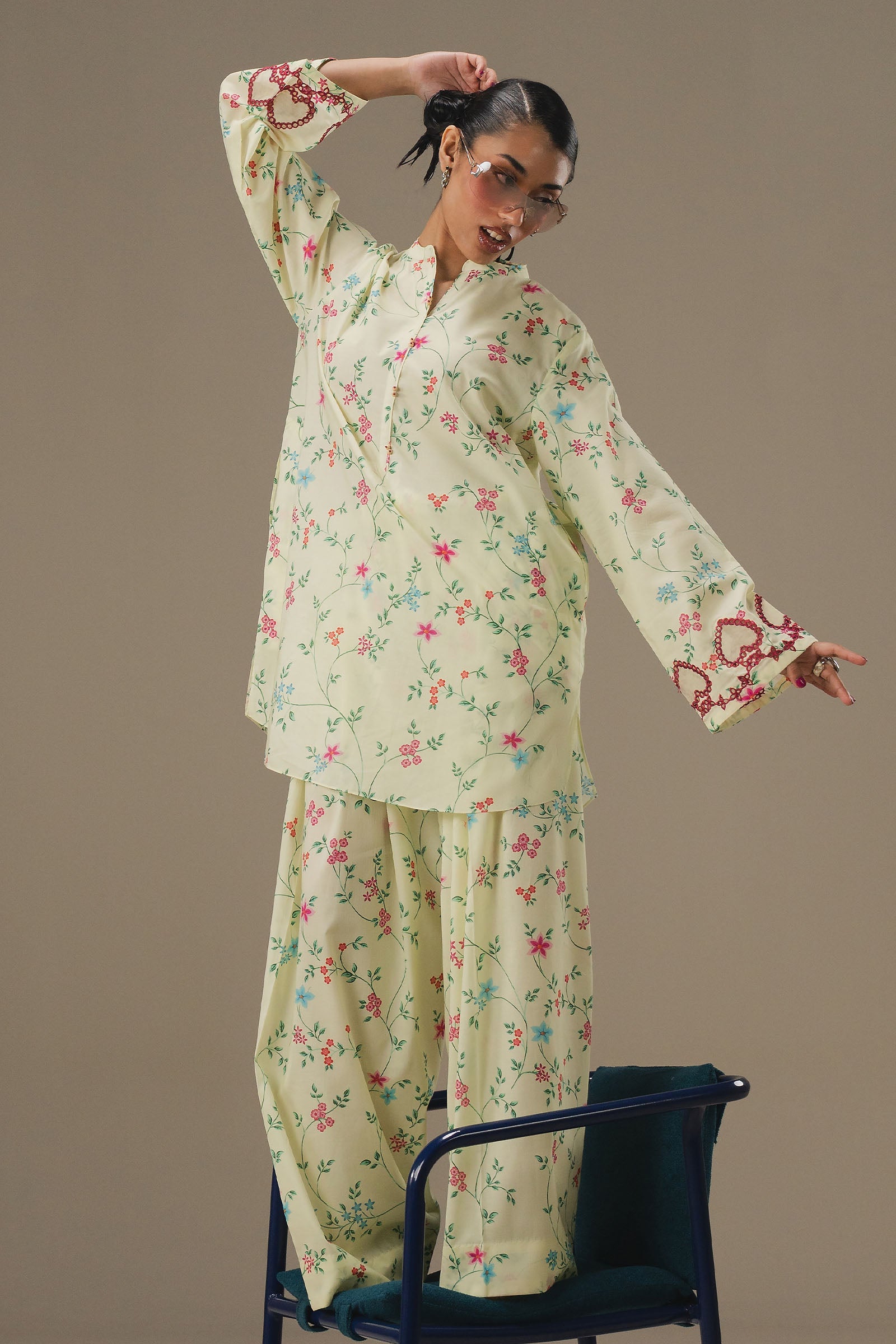 3 piece floral suit Pakistan
