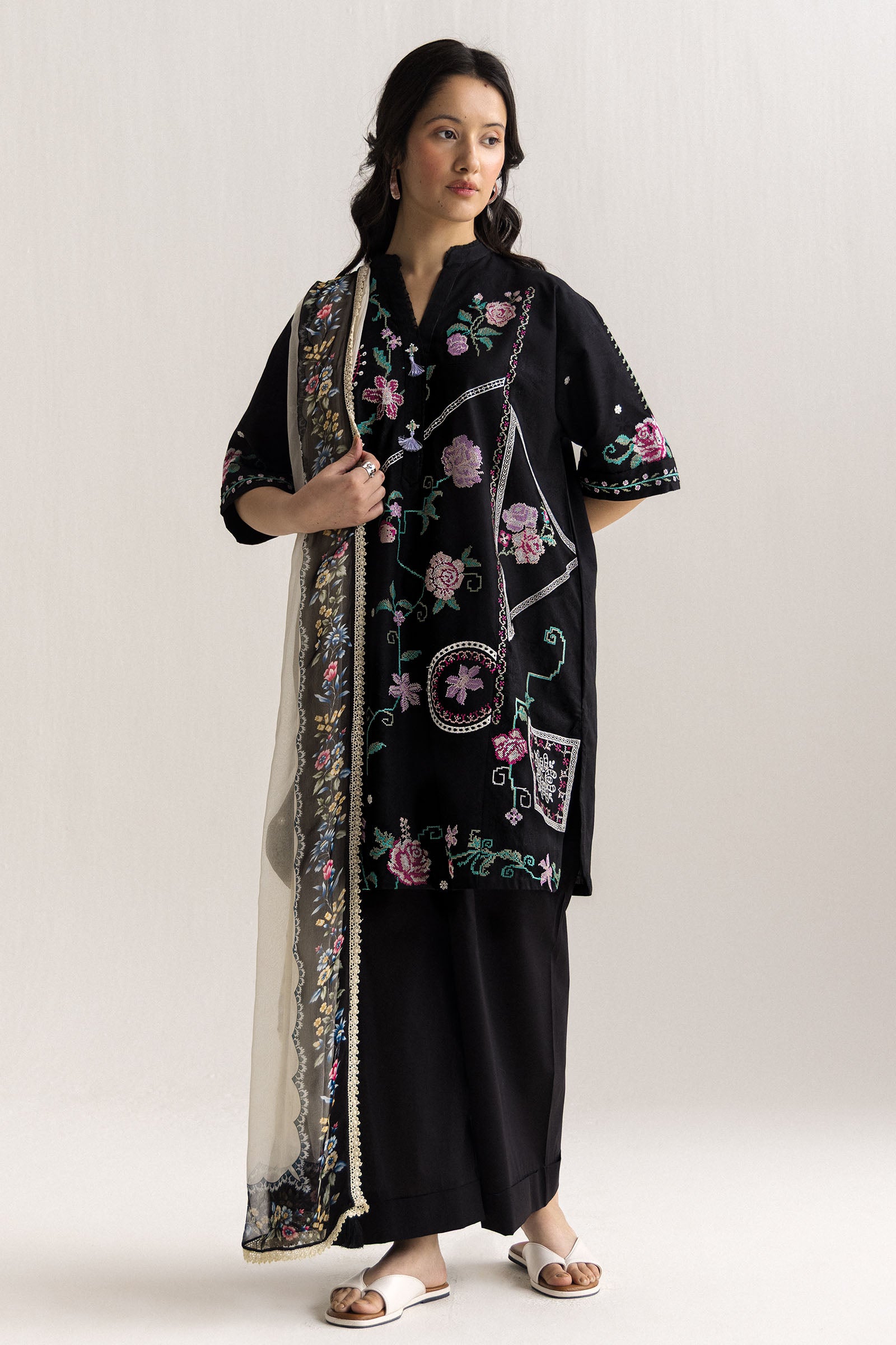 summer lawn collection in Pakistan